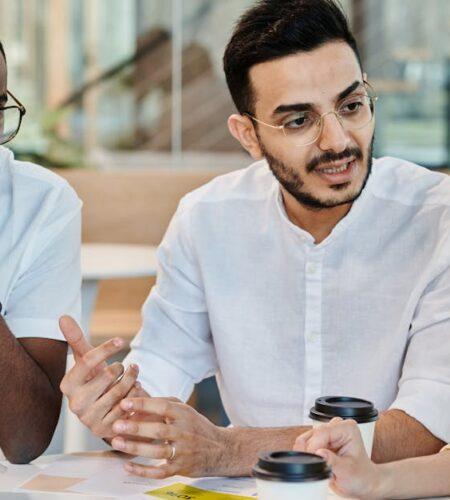 découvrez les clés d'une communication efficace pour améliorer vos relations personnelles et professionnelles. apprenez des techniques pratiques pour exprimer clairement vos idées, écouter activement et établir des connexions authentiques.